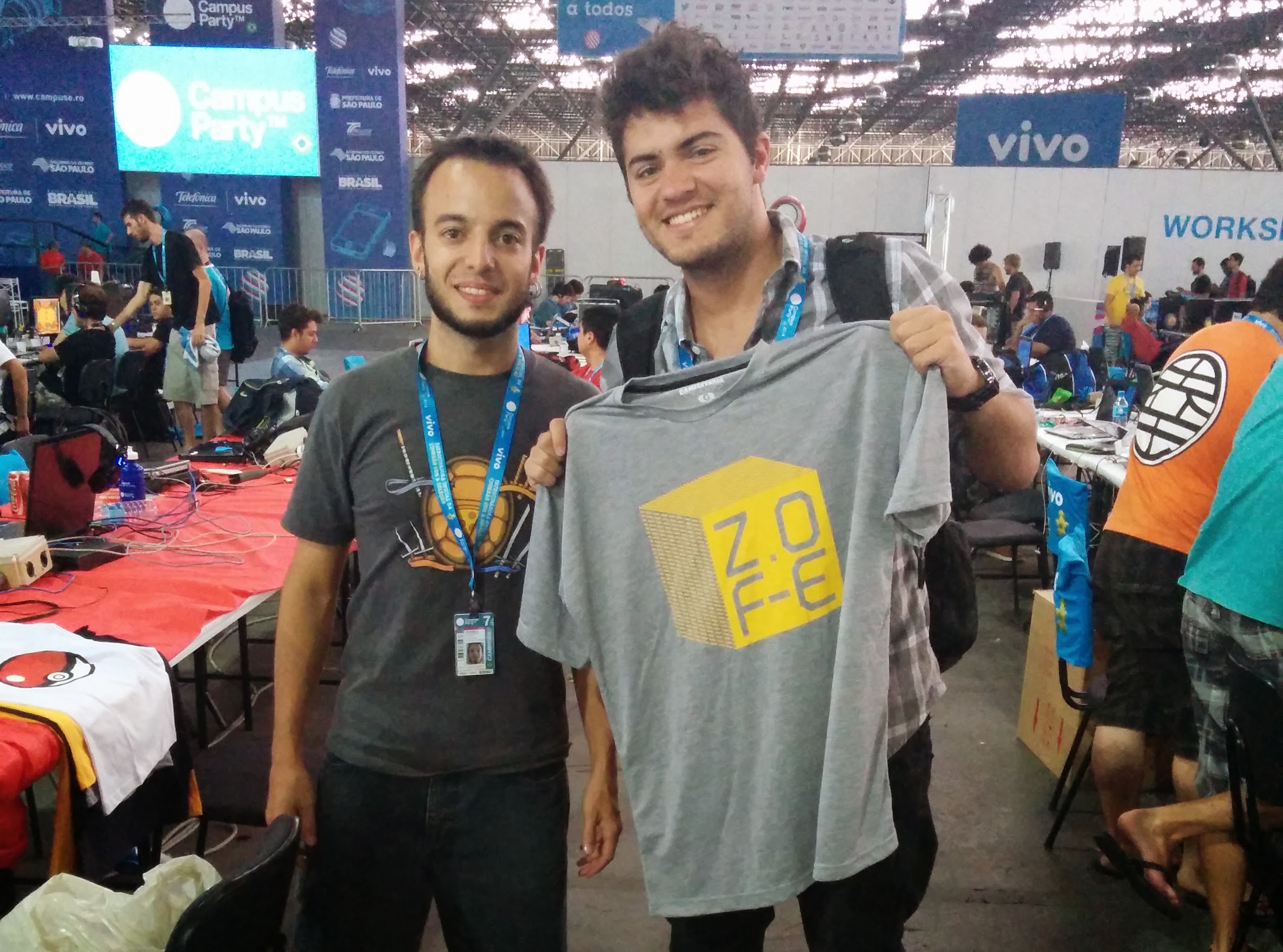 Zeno holding a ZOFE podcast t-shirt (São Paulo, 2012)